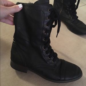 Combat boots
